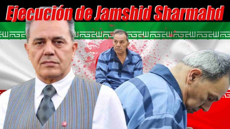 Jamshid Sharmahd a la izquierda en funciones vestido de civil, al centro en tamaño pequeño durante el juicio, y a la derecha con expresión cabizbaja como retirándose del juicio; bandera de Irán detrás manchada de sangre, encabezado que dice 'Ejecución de Jamshid Sharmahd'.