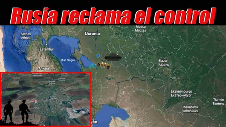 Ciudad de Selydove, Ucrania, en la esquina inferior izquierda con figuras de soldados, al centro, mapa que muestra la ubicación de Ucrania con tanques representando la ciudad tomada por el ejército ruso; encabezado que dice 'Rusia reclama el control'.